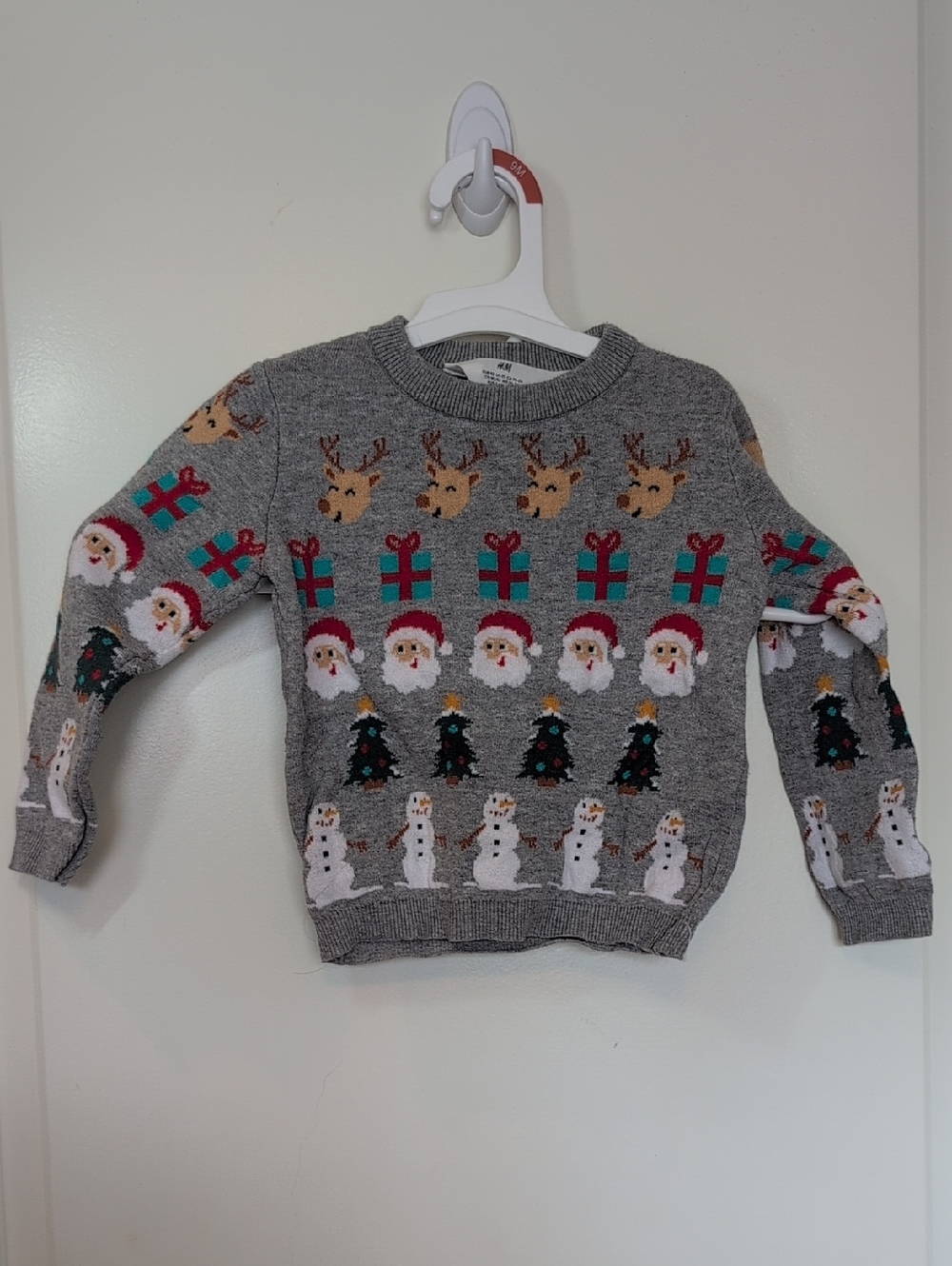 2T H&M Gray Holiday Sweater with Santa, Reindeer & Snowman 100% Cotton